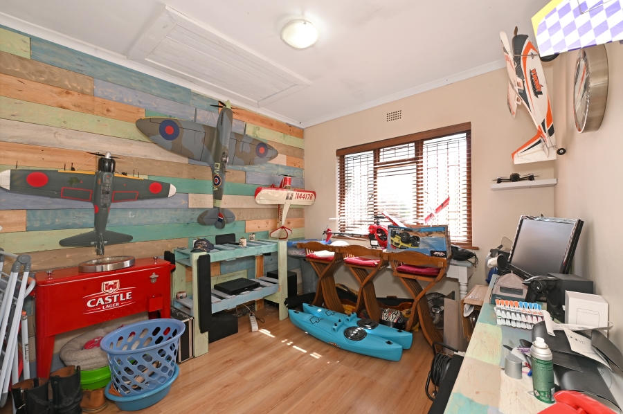 6 Bedroom Property for Sale in Welgelegen Western Cape